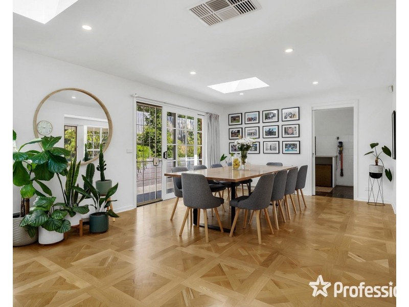 10 St Georges Avenue, Montrose VIC 3765