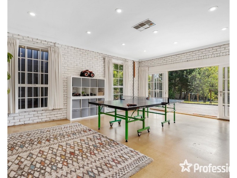 10 St Georges Avenue, Montrose VIC 3765