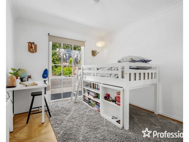 10 St Georges Avenue, Montrose VIC 3765