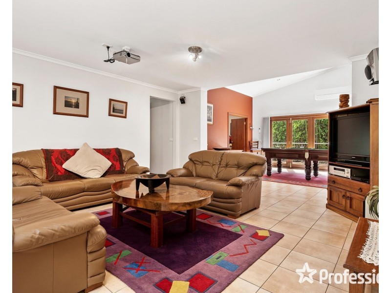 73-75 Pine Road, Mooroolbark VIC 3138