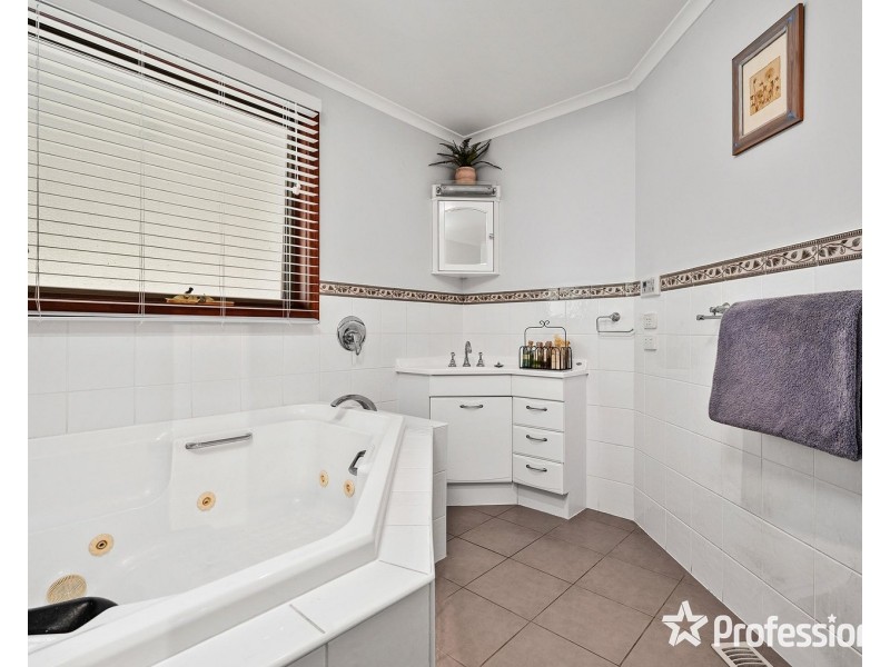 73-75 Pine Road, Mooroolbark VIC 3138