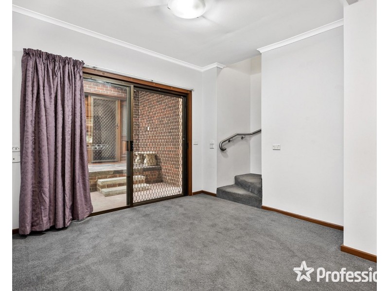 73-75 Pine Road, Mooroolbark VIC 3138