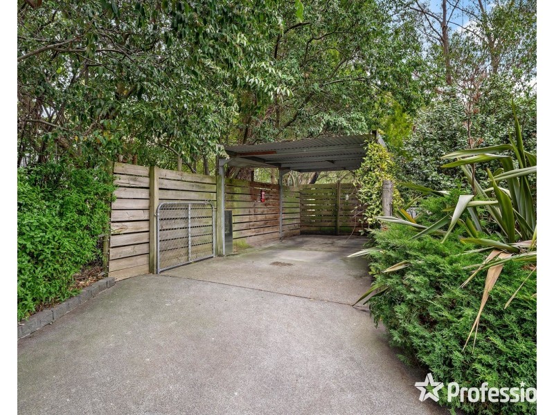 73-75 Pine Road, Mooroolbark VIC 3138