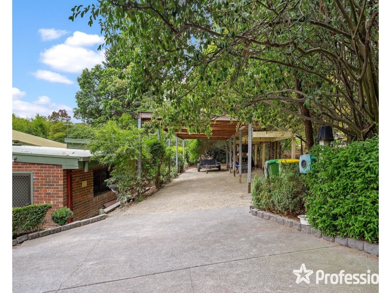 73-75 Pine Road, Mooroolbark VIC 3138