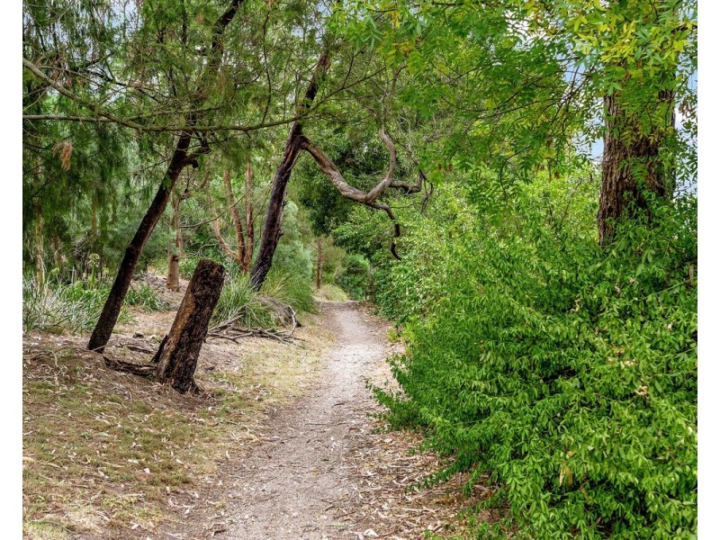 73-75 Pine Road, Mooroolbark VIC 3138