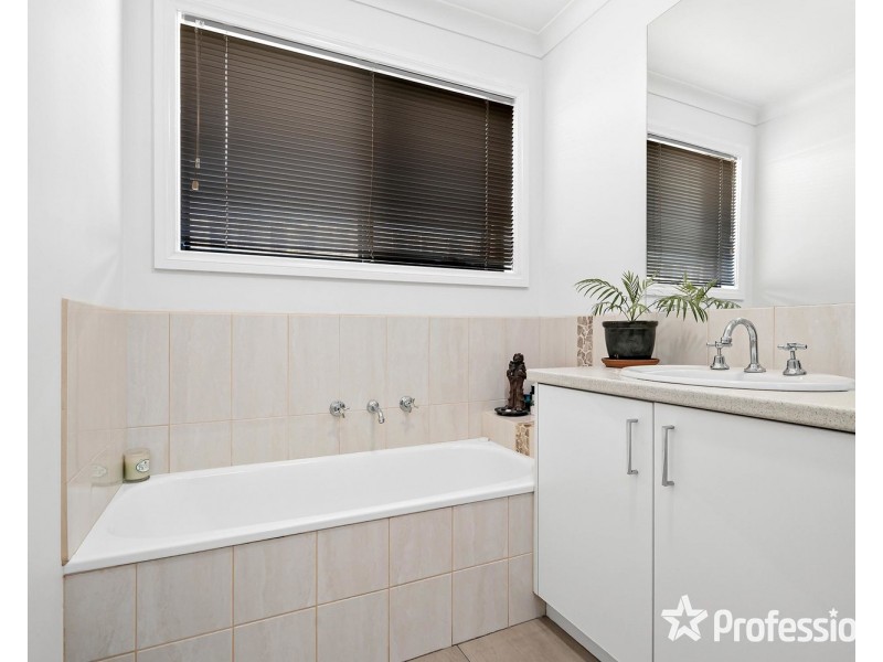 43a Geoffrey Drive, Kilsyth VIC 3137