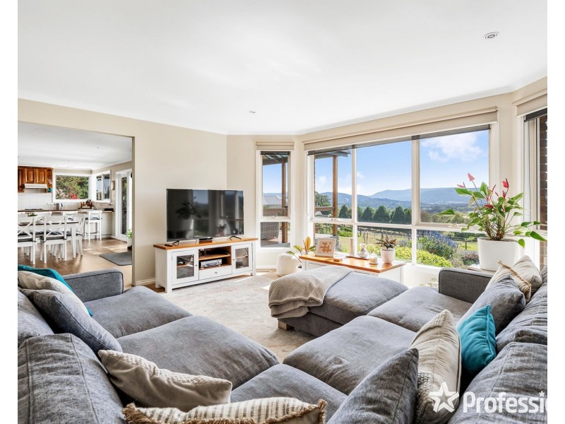 75 De Lancey Road, Wandin North VIC 3139