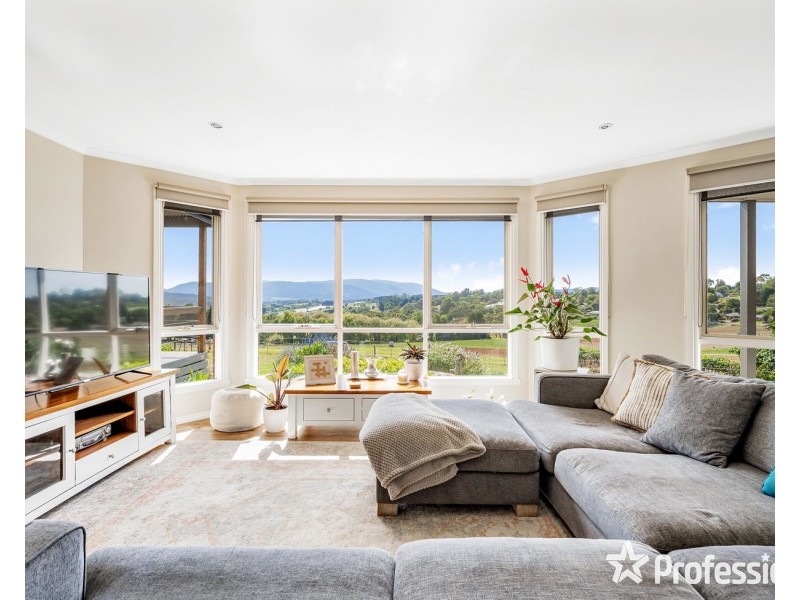 75 De Lancey Road, Wandin North VIC 3139