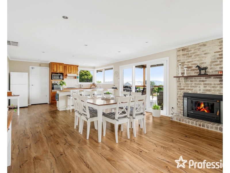 75 De Lancey Road, Wandin North VIC 3139