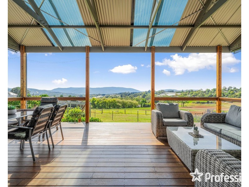 75 De Lancey Road, Wandin North VIC 3139