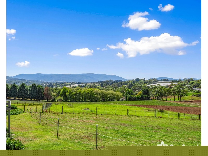 75 De Lancey Road, Wandin North VIC 3139