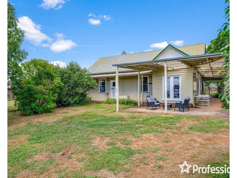 75 De Lancey Road, Wandin North VIC 3139