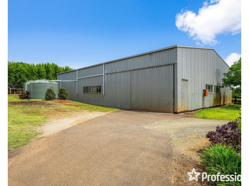 75 De Lancey Road, Wandin North VIC 3139