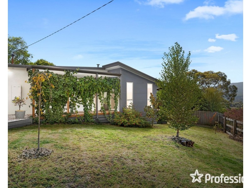 2 Middleton Drive, Woori Yallock VIC 3139
