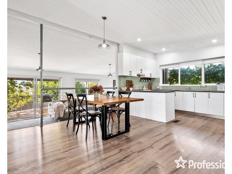 2 Middleton Drive, Woori Yallock VIC 3139