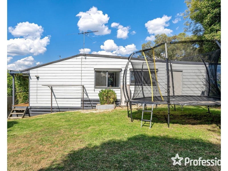 2 Middleton Drive, Woori Yallock VIC 3139