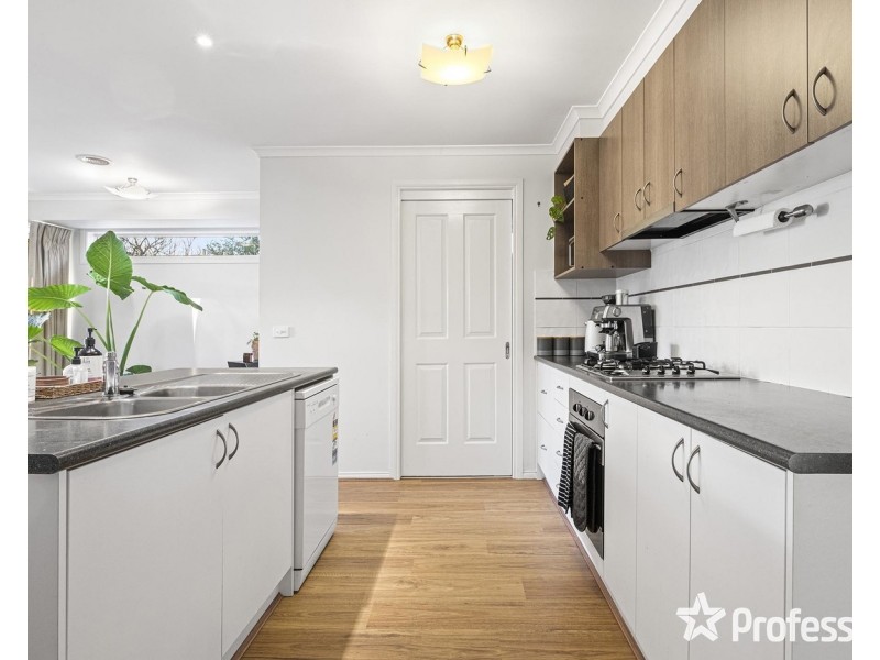 2/17 Wimbledon Court, Mooroolbark VIC 3138
