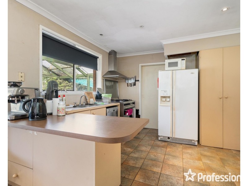 37 Glen Dhu Road, Kilsyth VIC 3137