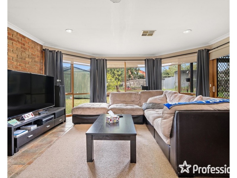 37 Glen Dhu Road, Kilsyth VIC 3137