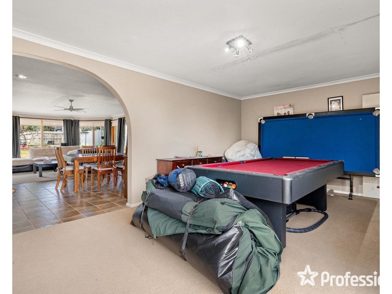 37 Glen Dhu Road, Kilsyth VIC 3137