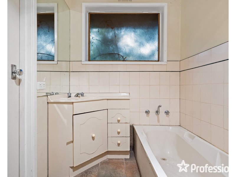 37 Glen Dhu Road, Kilsyth VIC 3137