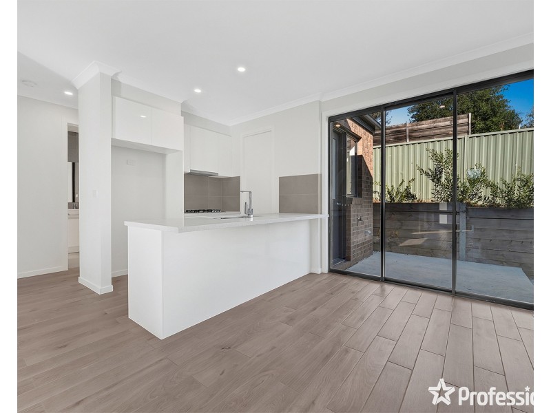 2/32 Terrigal Crescent, Kilsyth VIC 3137