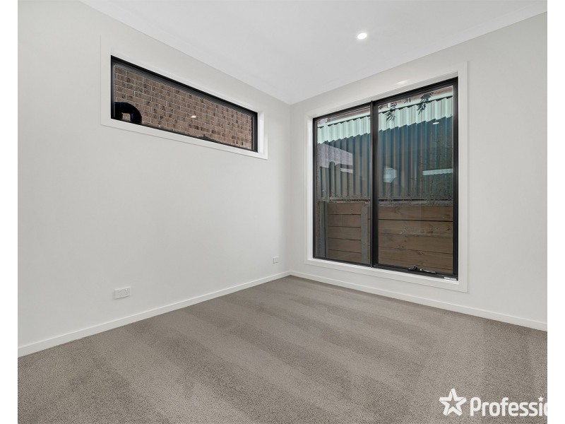 2/32 Terrigal Crescent, Kilsyth VIC 3137