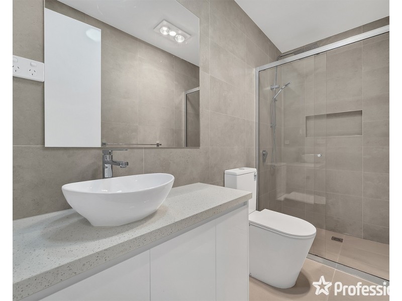 2/32 Terrigal Crescent, Kilsyth VIC 3137