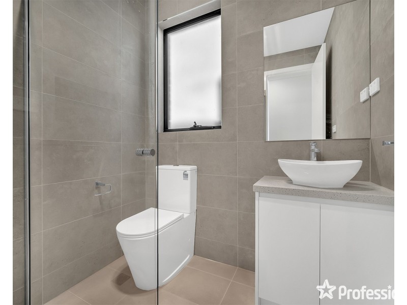 2/32 Terrigal Crescent, Kilsyth VIC 3137