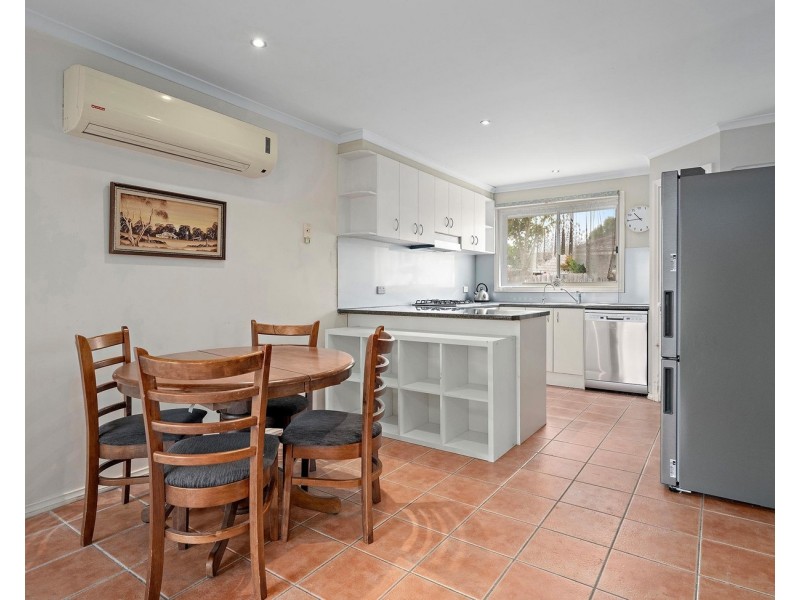 2/4 Colchester Road, Kilsyth VIC 3137