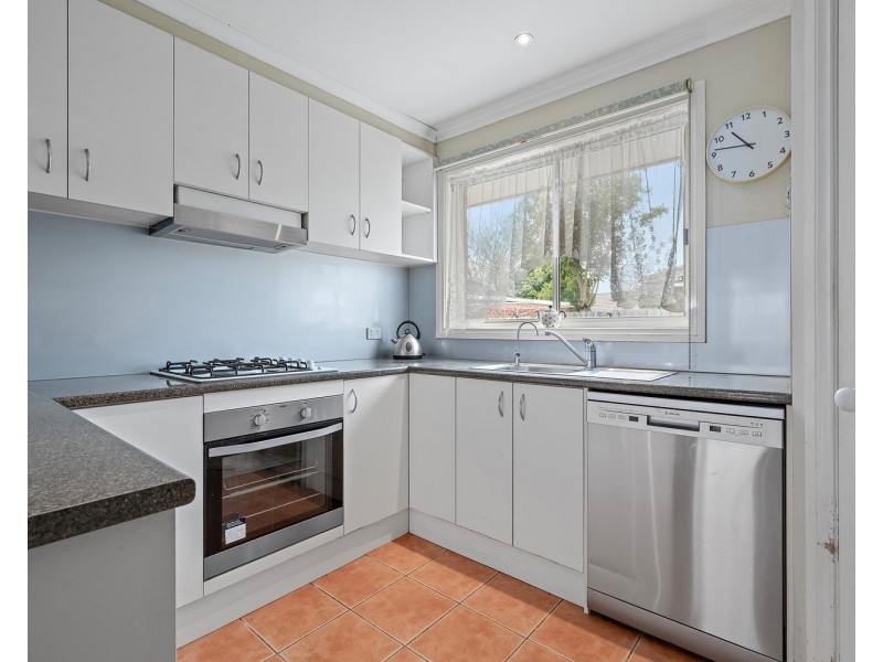 2/4 Colchester Road, Kilsyth VIC 3137