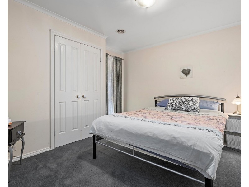 2/4 Colchester Road, Kilsyth VIC 3137