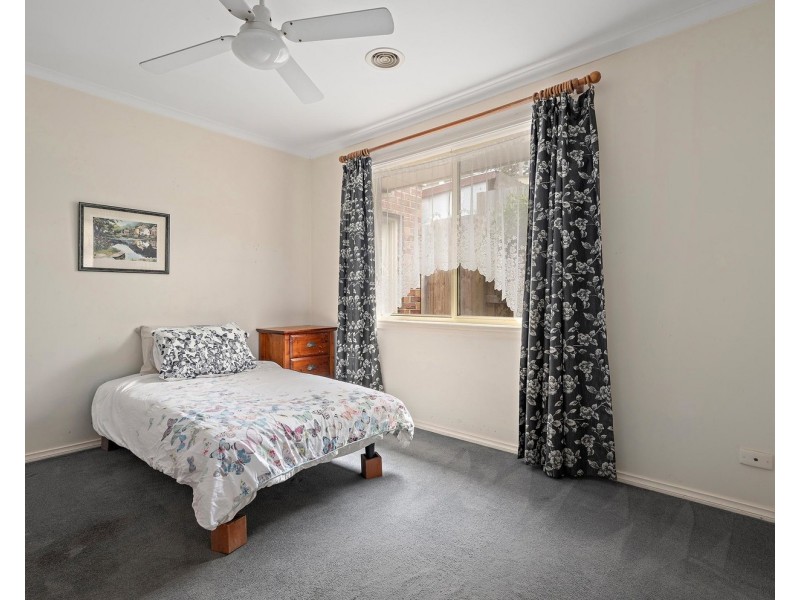 2/4 Colchester Road, Kilsyth VIC 3137