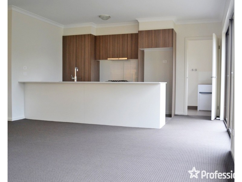 33 Tanika Circuit, Croydon VIC 3136