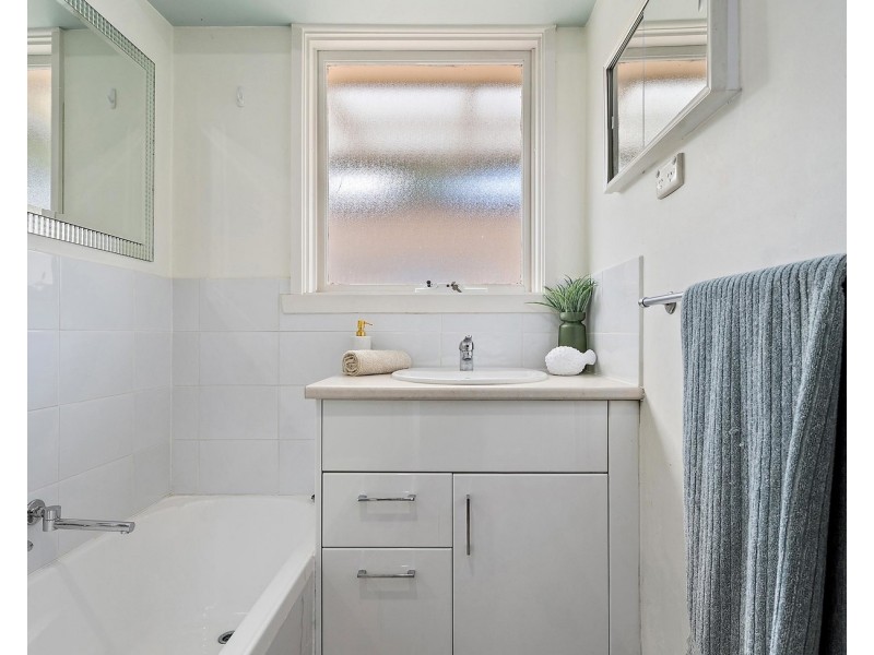 1/42 Zina Grove, Mooroolbark VIC 3138