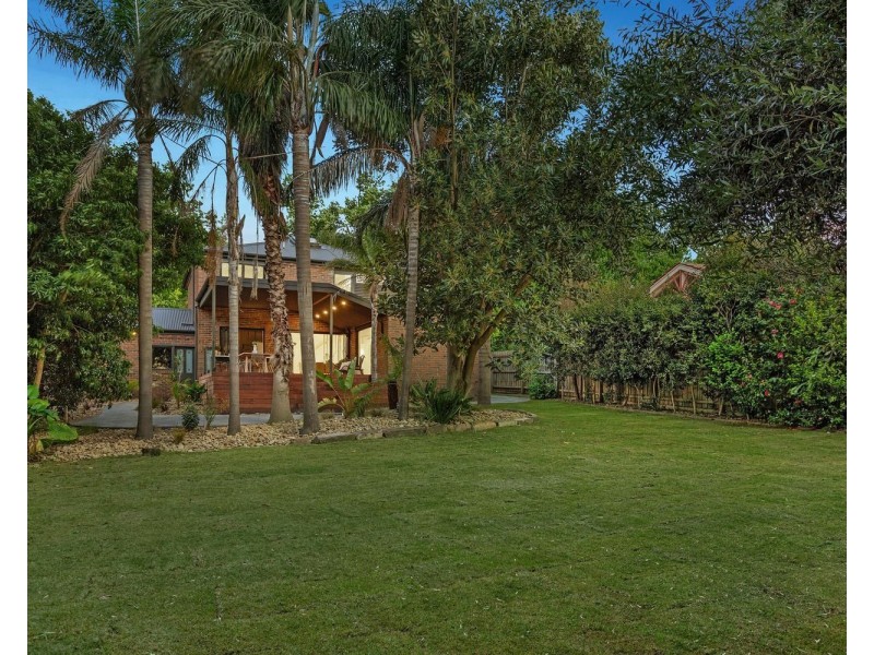 27 Great Oak Court, Mooroolbark VIC 3138