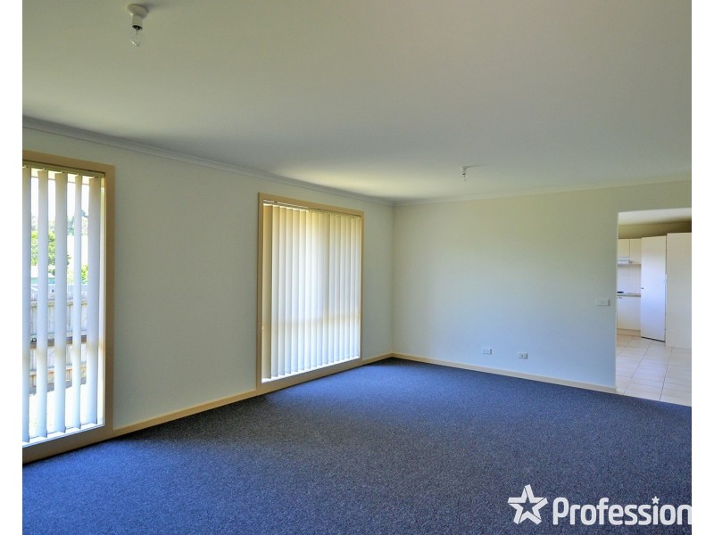 2/64 Hawthory Road, Kilsyth VIC 3137