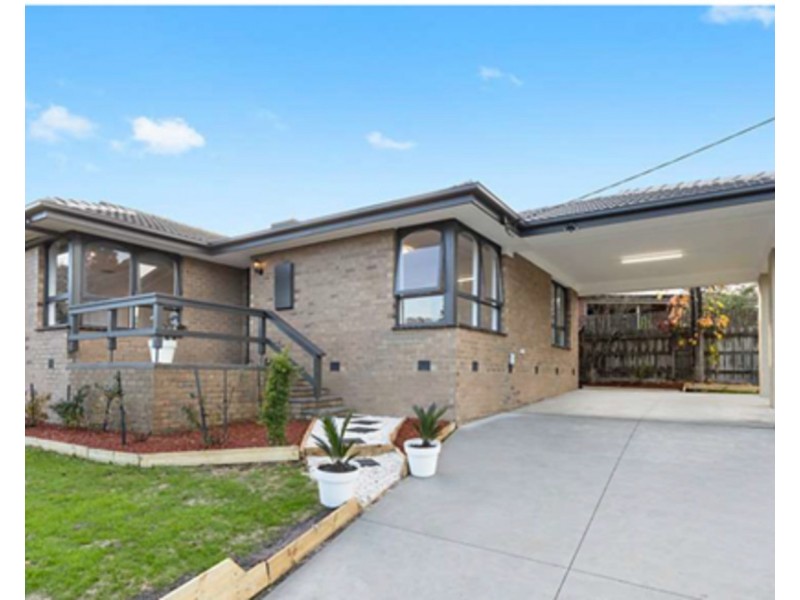 74 Bellara Drive, Mooroolbark VIC 3138