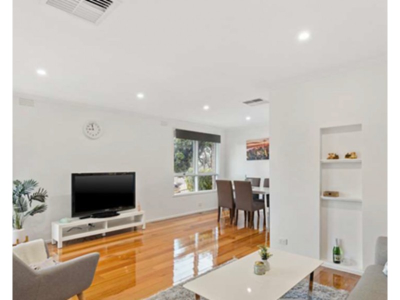 74 Bellara Drive, Mooroolbark VIC 3138