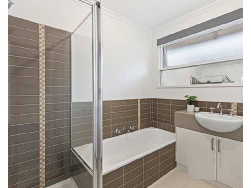 74 Bellara Drive, Mooroolbark VIC 3138
