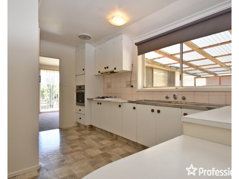18 Bowen Road, Lilydale VIC 3140