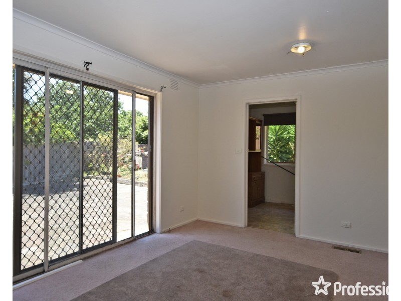 18 Bowen Road, Lilydale VIC 3140