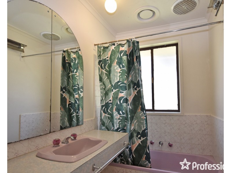 18 Bowen Road, Lilydale VIC 3140