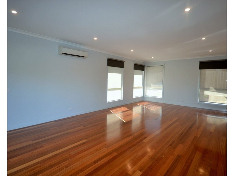 2A Akima Terrace, Mooroolbark VIC 3138