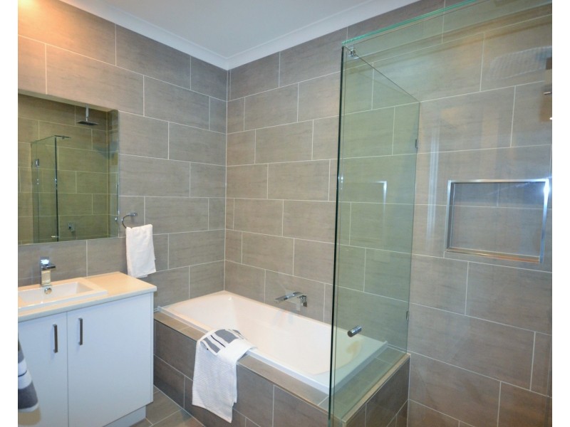 2A Akima Terrace, Mooroolbark VIC 3138