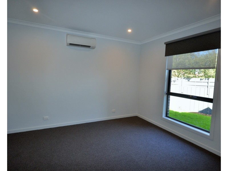 2A Akima Terrace, Mooroolbark VIC 3138