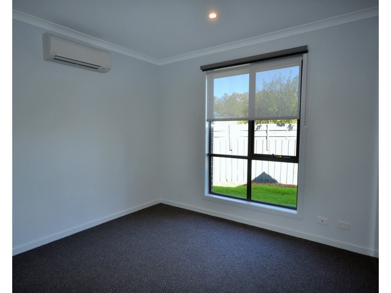 2A Akima Terrace, Mooroolbark VIC 3138