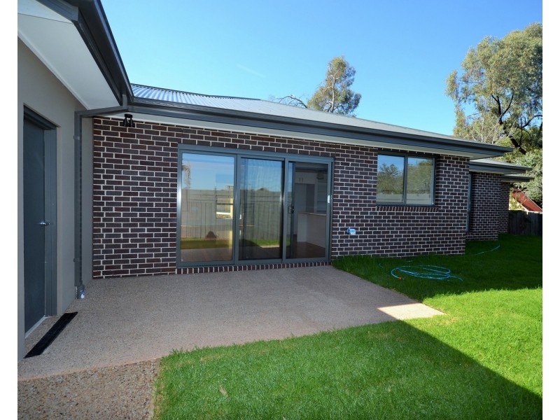 2A Akima Terrace, Mooroolbark VIC 3138