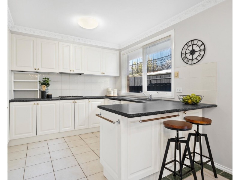 2/13 Rowan Street, Croydon VIC 3136