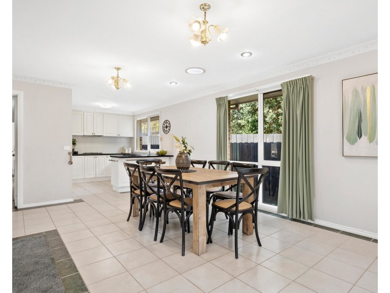 2/13 Rowan Street, Croydon VIC 3136